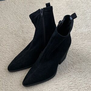 NWT SOUL Naturalizer Black Suede Ankle Booties